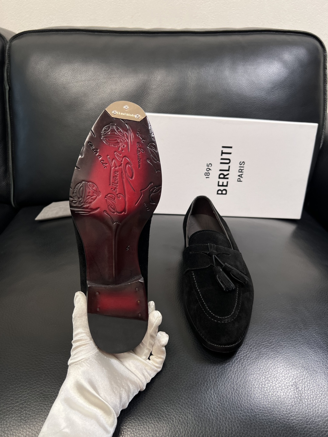 Berluti  高品质  顶级工艺品  布鲁提 专柜同步发售原厂配置，意大利进口牛皮面料，全进口水染牛