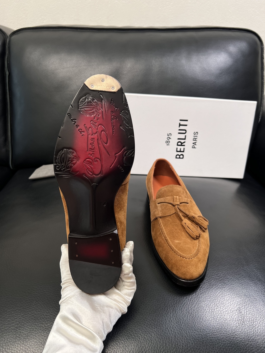 Berluti  高品质  顶级工艺品  布鲁提 专柜同步发售原厂配置，意大利进口牛皮面料，全进口水染牛