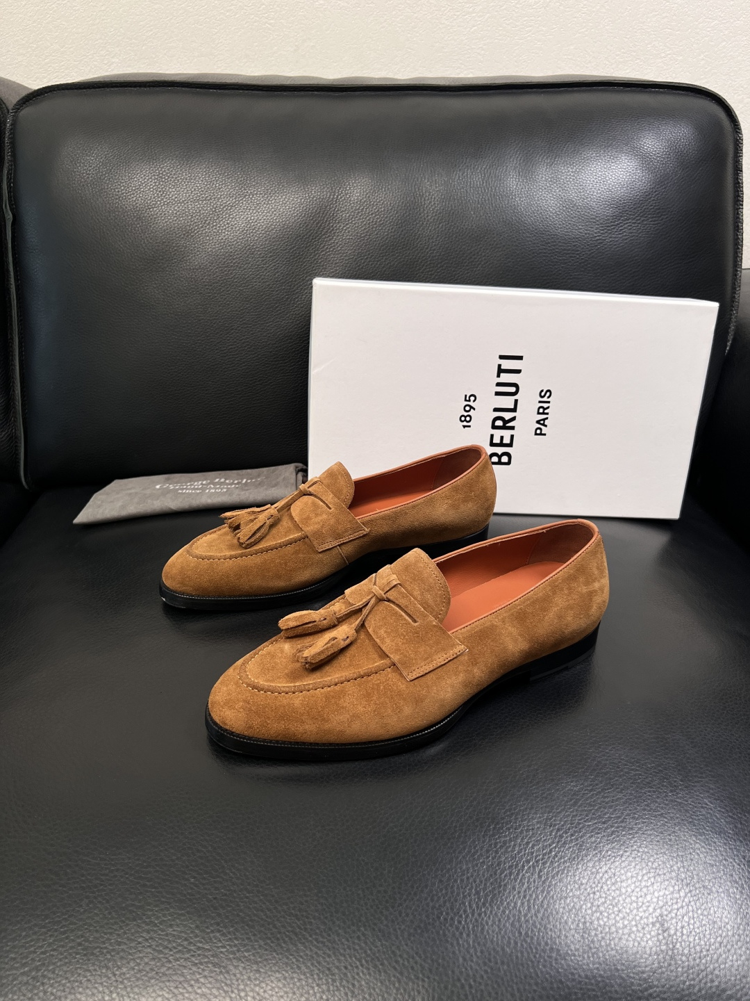 Berluti  高品质  顶级工艺品  布鲁提 专柜同步发售原厂配置，意大利进口牛皮面料，全进口水染牛