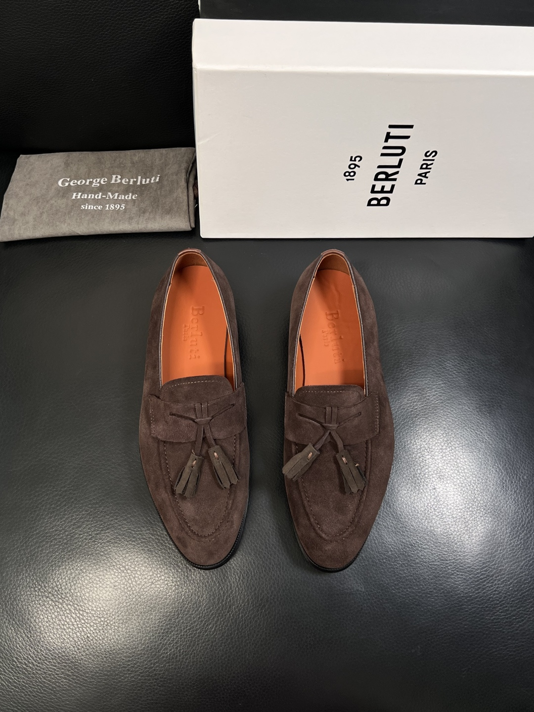 Berluti  高品质  顶级工艺品  布鲁提 专柜同步发售原厂配置，意大利进口牛皮面料，全进口水染牛