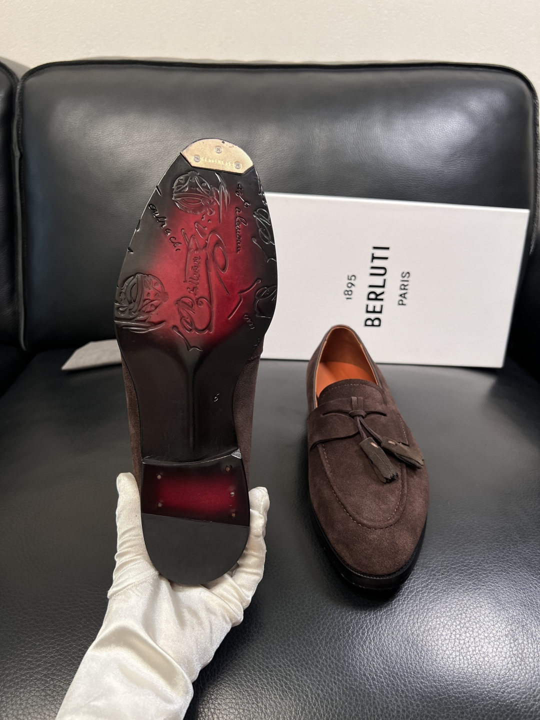 Berluti  高品质  顶级工艺品  布鲁提 专柜同步发售原厂配置，意大利进口牛皮面料，全进口水染牛