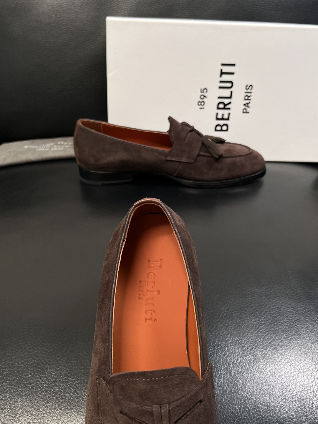 Berluti  高品质  顶级工艺品  布鲁提 专柜同步发售原厂配置，意大利进口牛皮面料，全进口水染牛