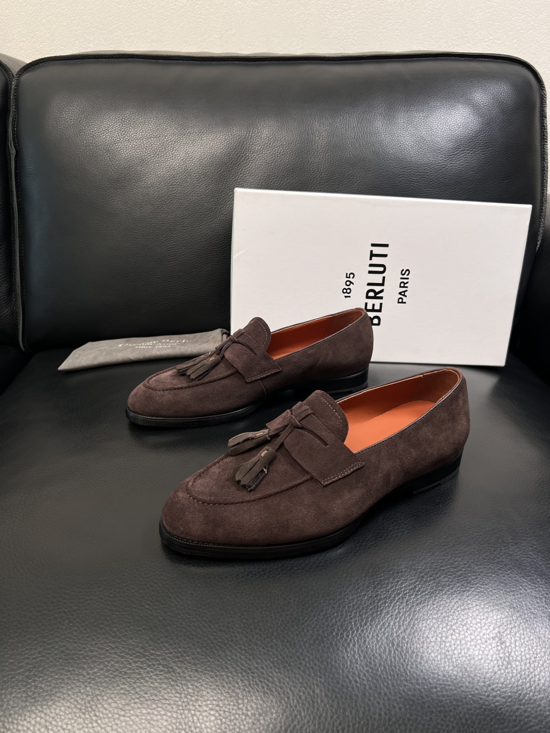 Berluti  高品质  顶级工艺品  布鲁提 专柜同步发售原厂配置，意大利进口牛皮面料，全进口水染牛