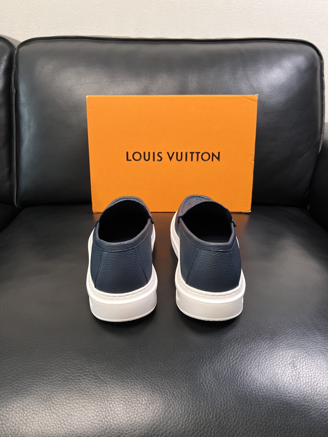Lv  高品质  顶级工艺品  路易威登，运动板鞋专柜同步，鞋面意大利进口，高品质拼接缤纷色彩复杂工艺品