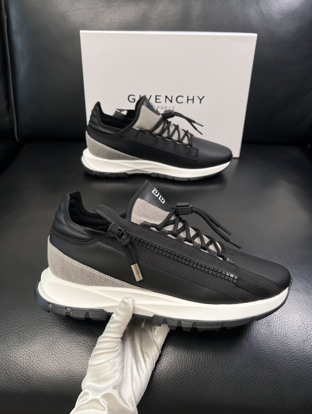 Givenchy  高品质   顶级工艺品  纪梵希  专柜新品同步，鞋面意大利进口牛皮面料，进口水染牛