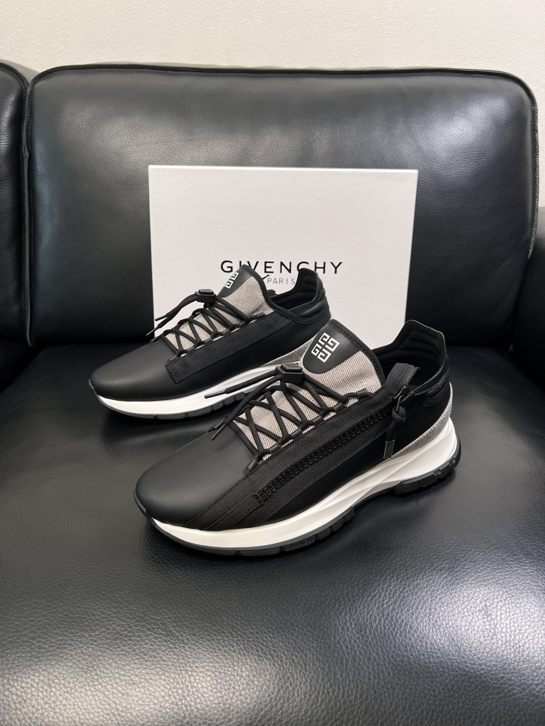 Givenchy  高品质   顶级工艺品  纪梵希  专柜新品同步，鞋面意大利进口牛皮面料，进口水染牛