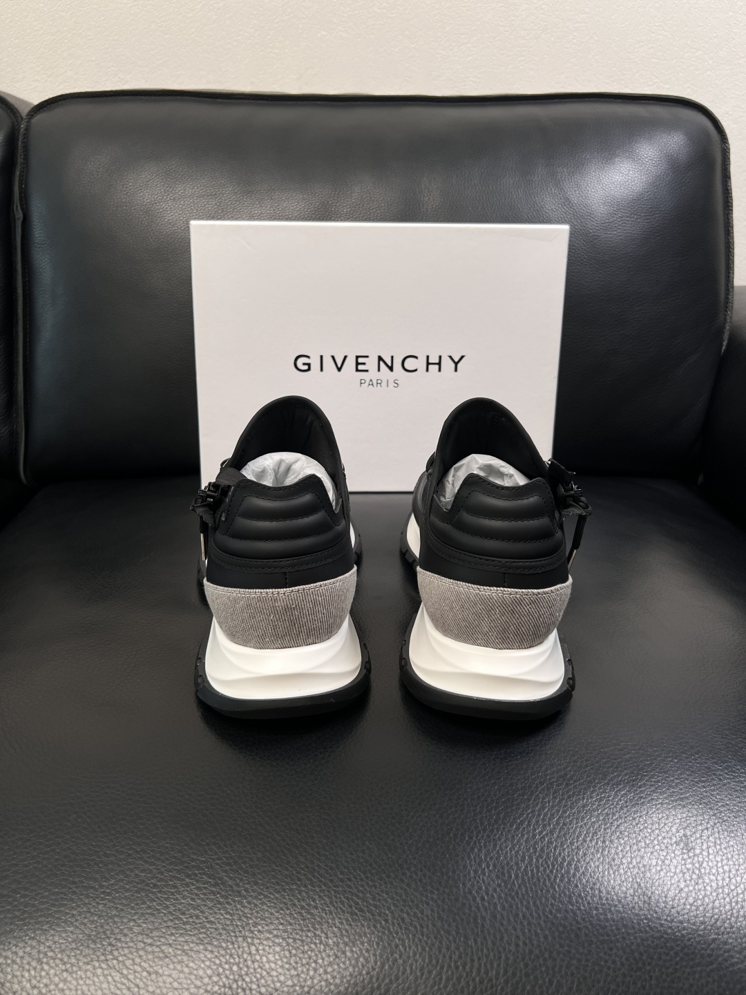 Givenchy  高品质   顶级工艺品  纪梵希  专柜新品同步，鞋面意大利进口牛皮面料，进口水染牛