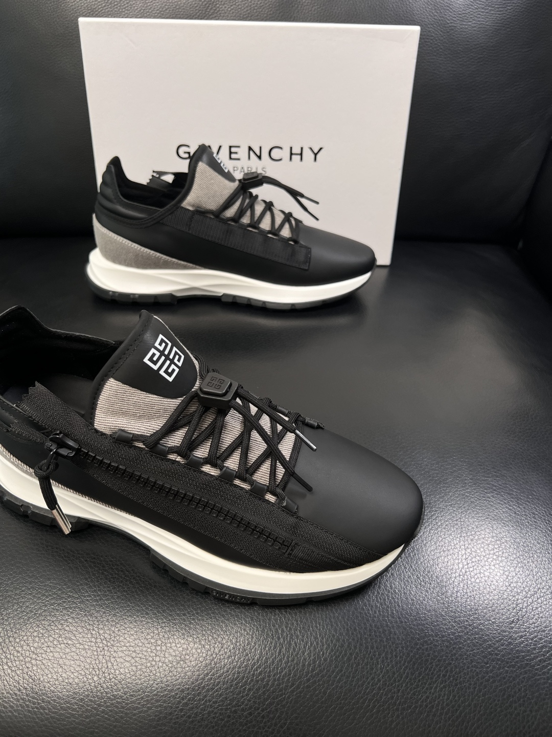 Givenchy  高品质   顶级工艺品  纪梵希  专柜新品同步，鞋面意大利进口牛皮面料，进口水染牛