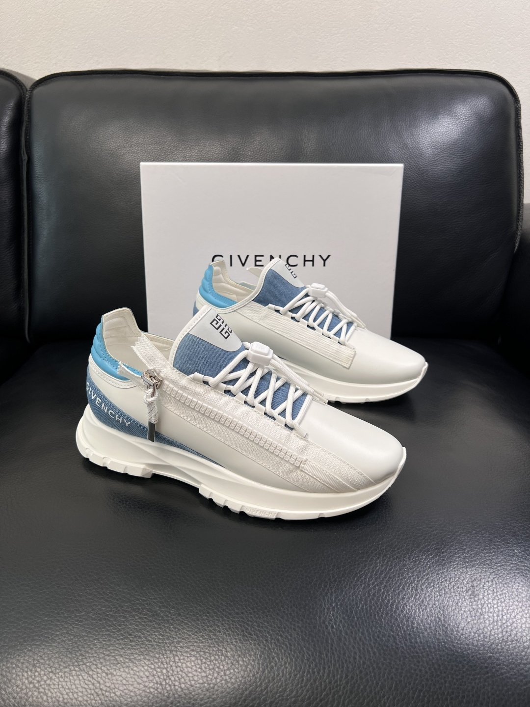 Givenchy  高品质   顶级工艺品  纪梵希  专柜新品同步，鞋面意大利进口牛皮面料，进口水染牛