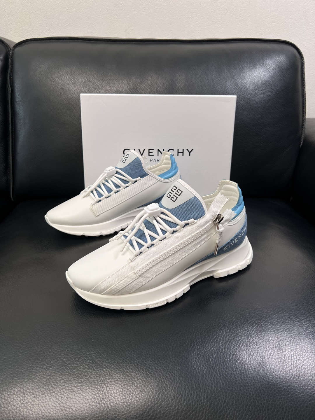 Givenchy  高品质   顶级工艺品  纪梵希  专柜新品同步，鞋面意大利进口牛皮面料，进口水染牛