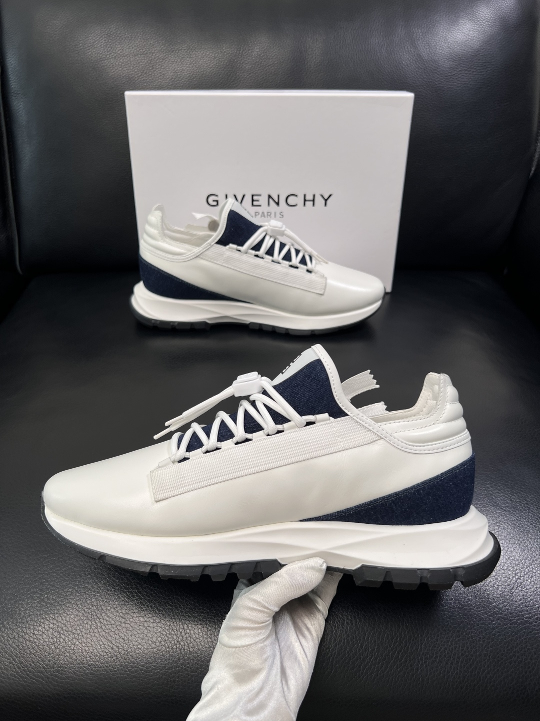 Givenchy  高品质   顶级工艺品  纪梵希  专柜新品同步，鞋面意大利进口牛皮面料，进口水染牛