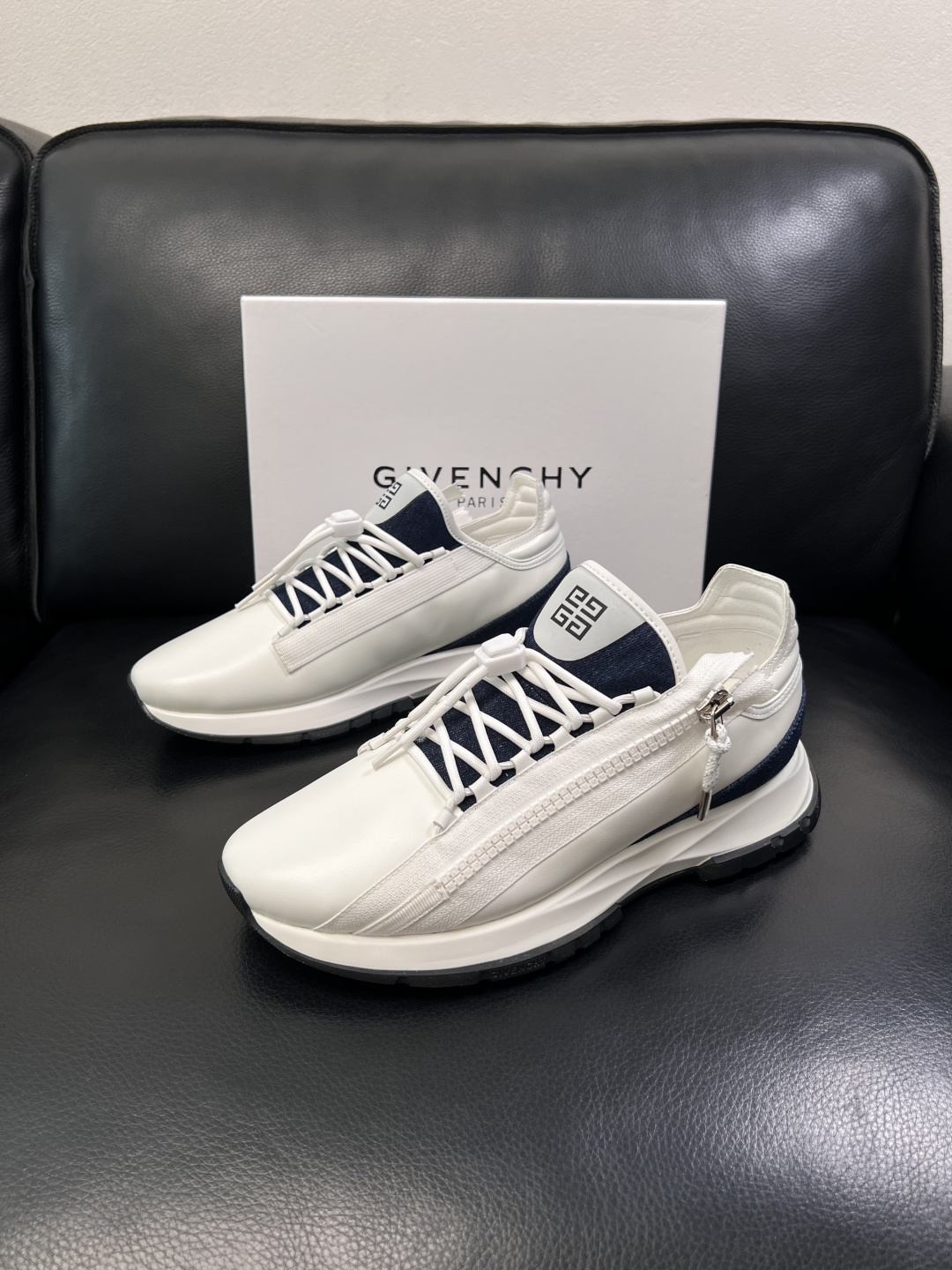 Givenchy  高品质   顶级工艺品  纪梵希  专柜新品同步，鞋面意大利进口牛皮面料，进口水染牛