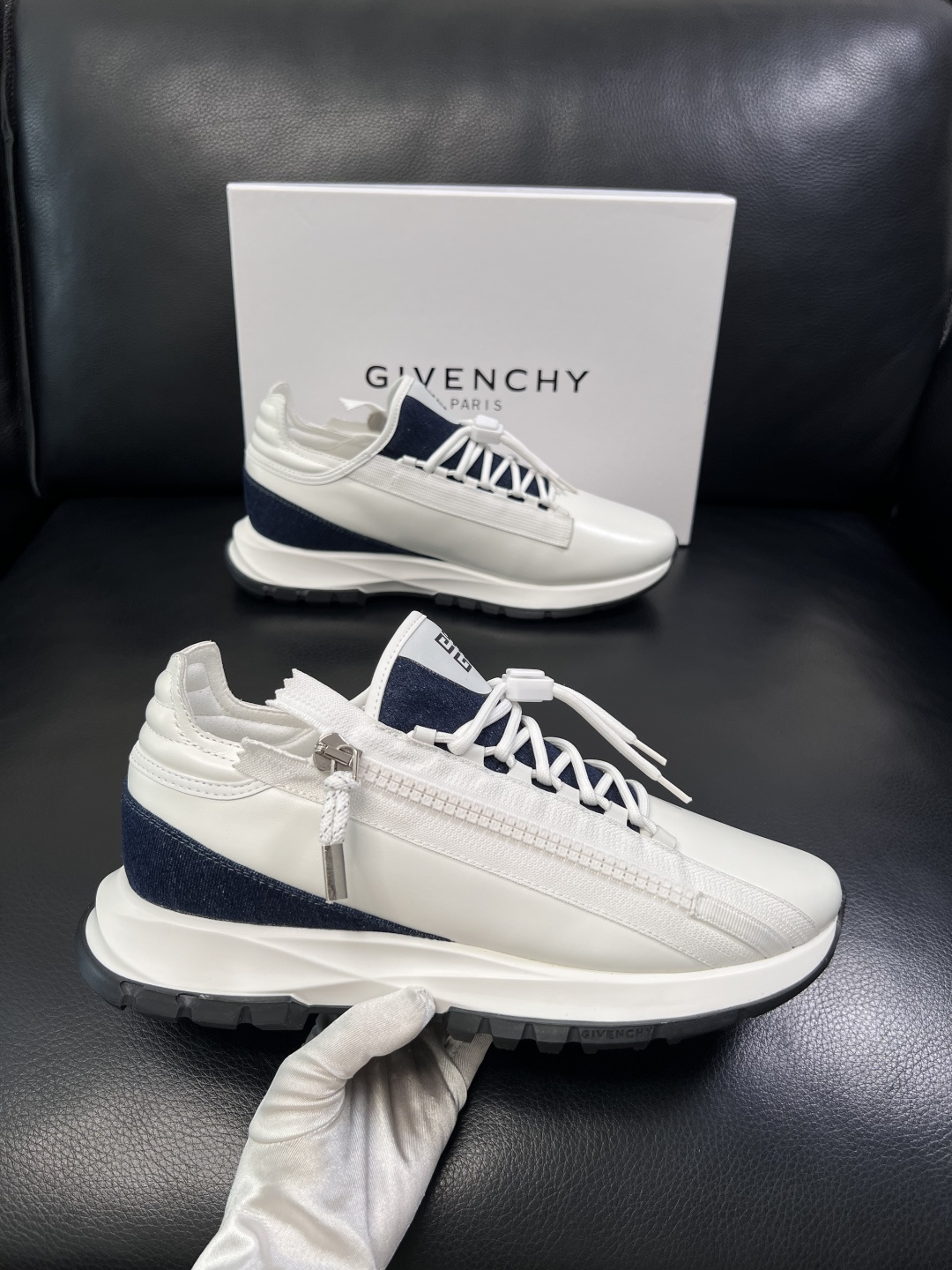 Givenchy  高品质   顶级工艺品  纪梵希  专柜新品同步，鞋面意大利进口牛皮面料，进口水染牛