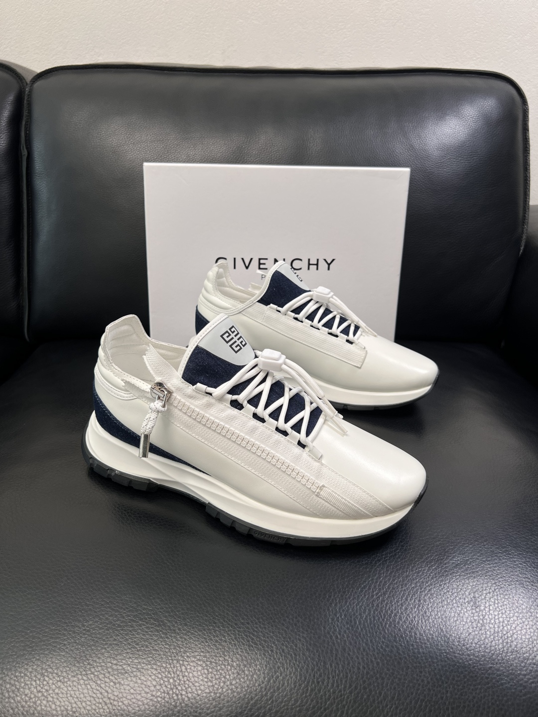 Givenchy  高品质   顶级工艺品  纪梵希  专柜新品同步，鞋面意大利进口牛皮面料，进口水染牛