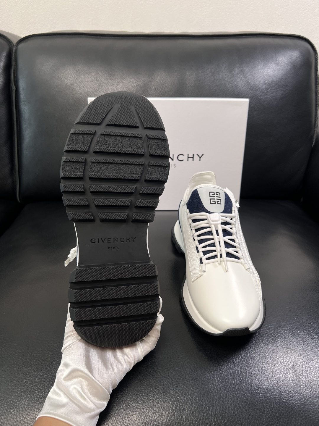 Givenchy  高品质   顶级工艺品  纪梵希  专柜新品同步，鞋面意大利进口牛皮面料，进口水染牛