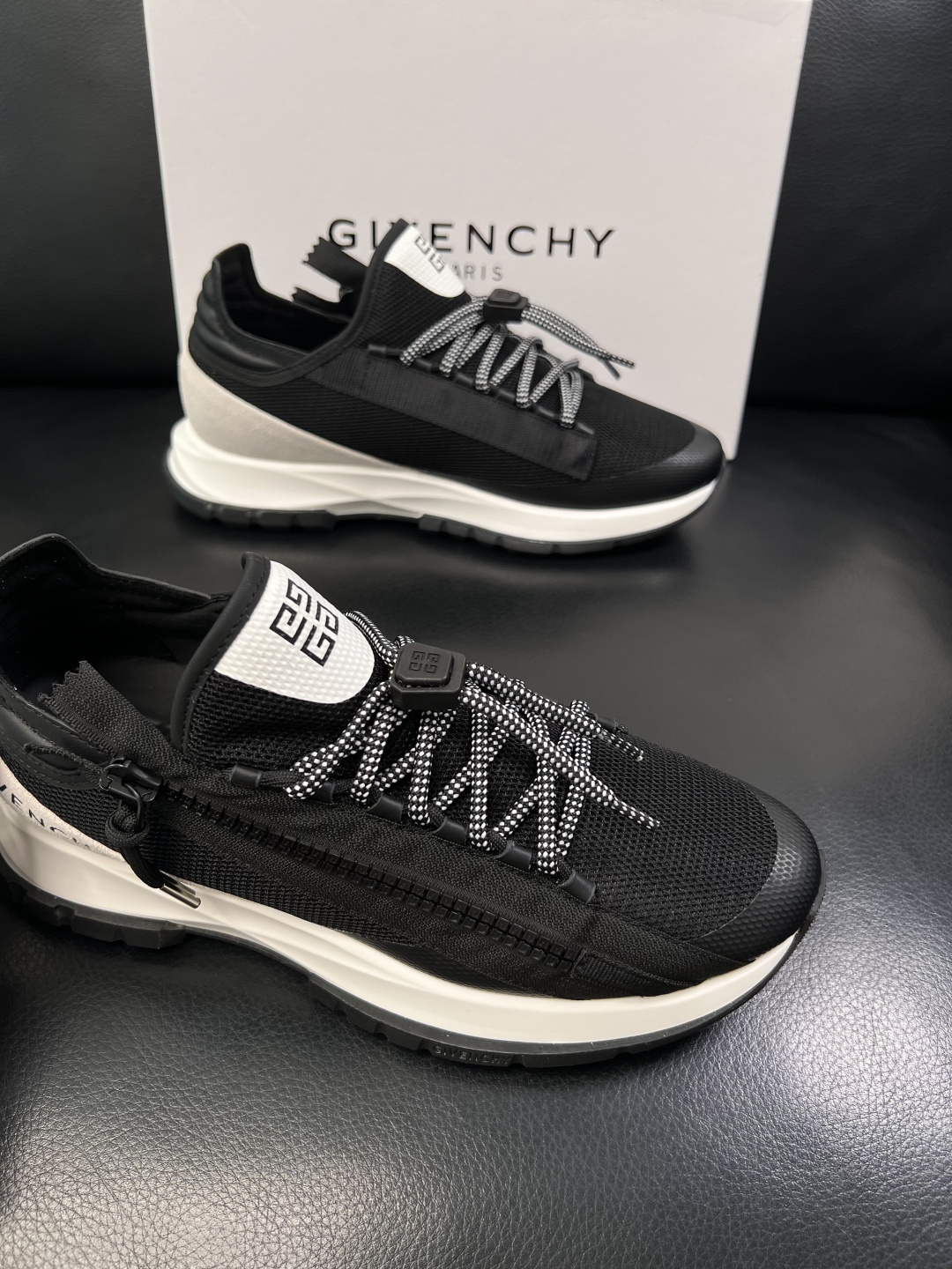 Givenchy  高品质   顶级工艺品  纪梵希  专柜新品同步，鞋面意大利进口牛皮面料，进口水染牛