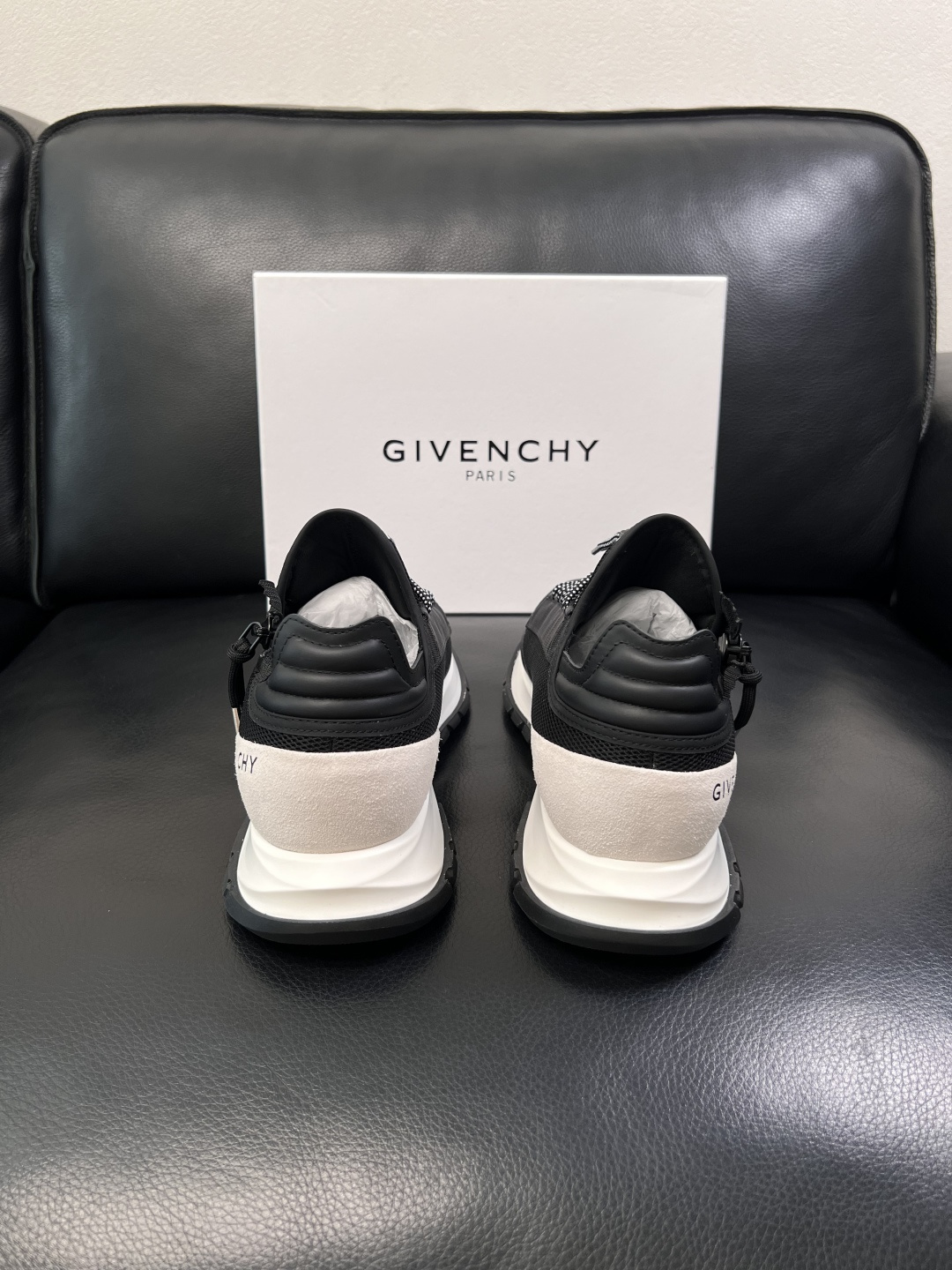 Givenchy  高品质   顶级工艺品  纪梵希  专柜新品同步，鞋面意大利进口牛皮面料，进口水染牛