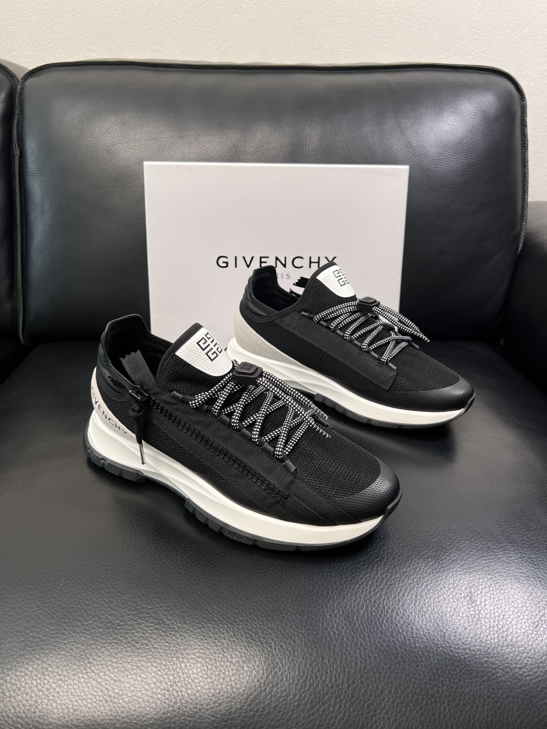 Givenchy  高品质   顶级工艺品  纪梵希  专柜新品同步，鞋面意大利进口牛皮面料，进口水染牛