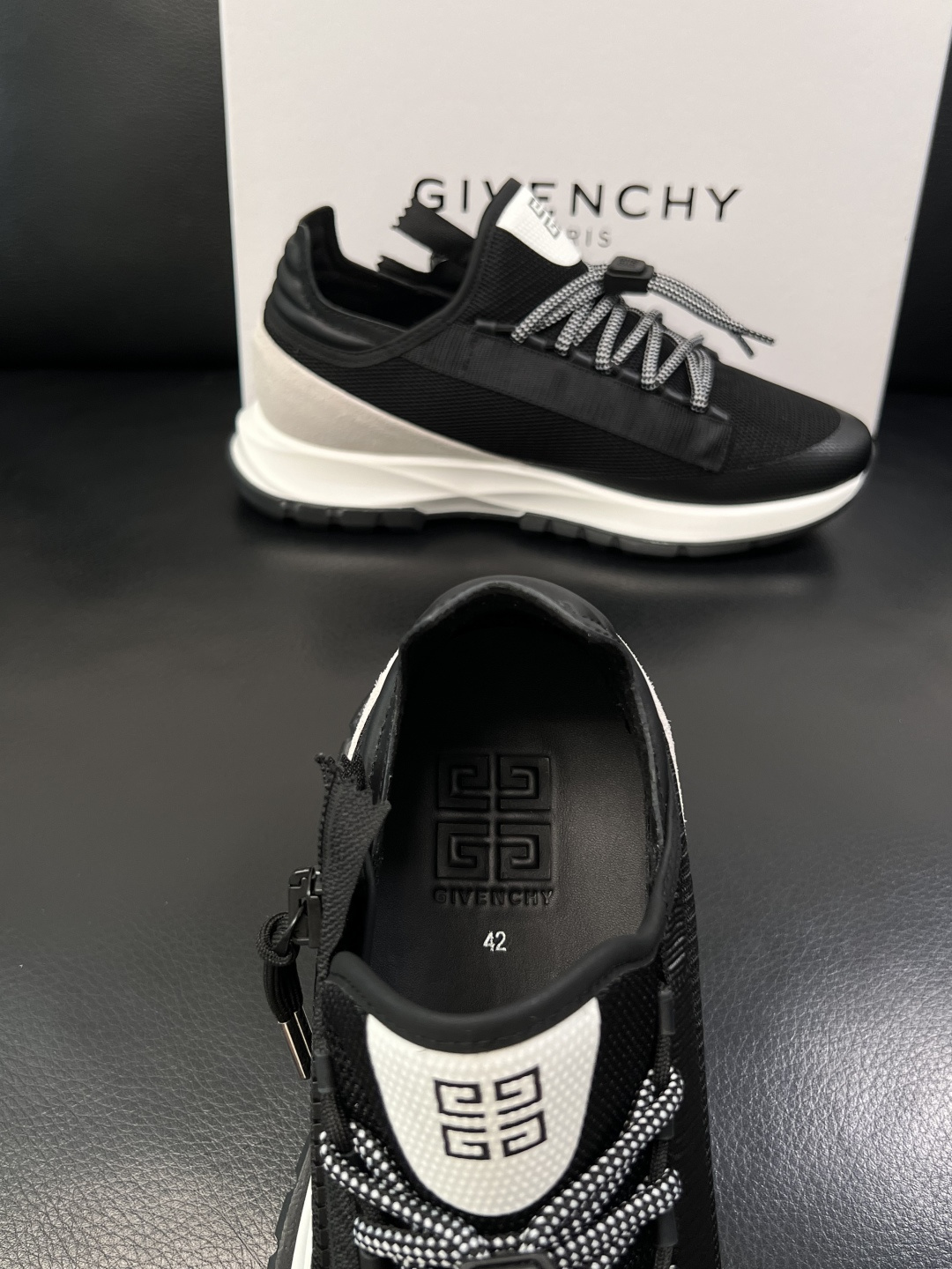 Givenchy  高品质   顶级工艺品  纪梵希  专柜新品同步，鞋面意大利进口牛皮面料，进口水染牛