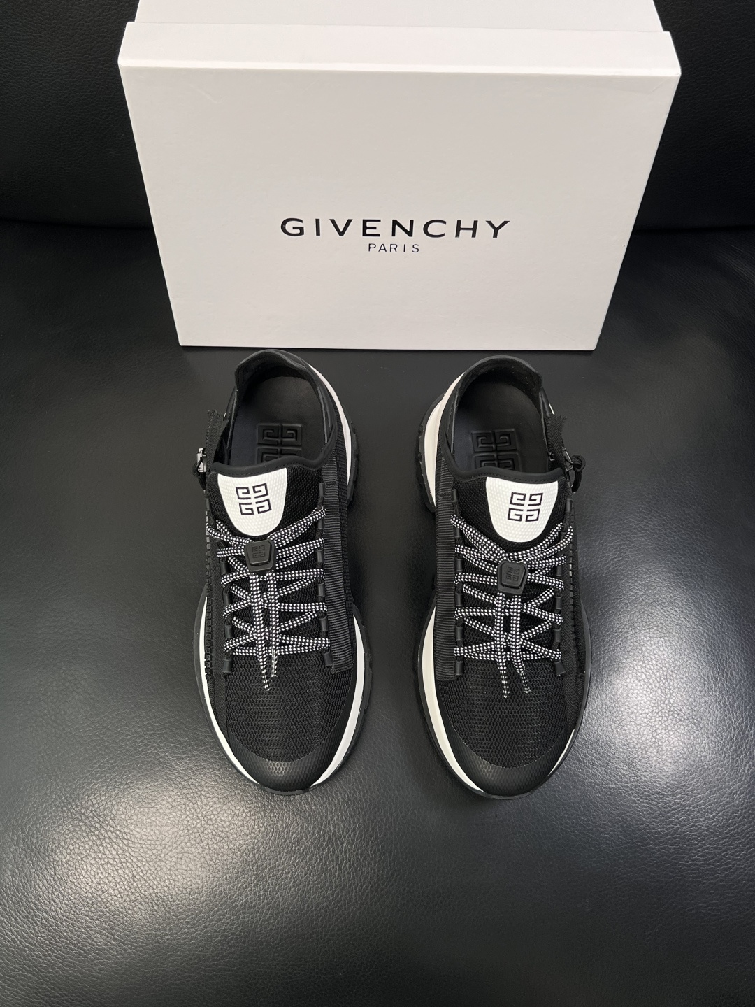 Givenchy  高品质   顶级工艺品  纪梵希  专柜新品同步，鞋面意大利进口牛皮面料，进口水染牛