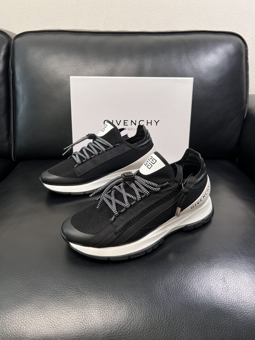 Givenchy  高品质   顶级工艺品  纪梵希  专柜新品同步，鞋面意大利进口牛皮面料，进口水染牛
