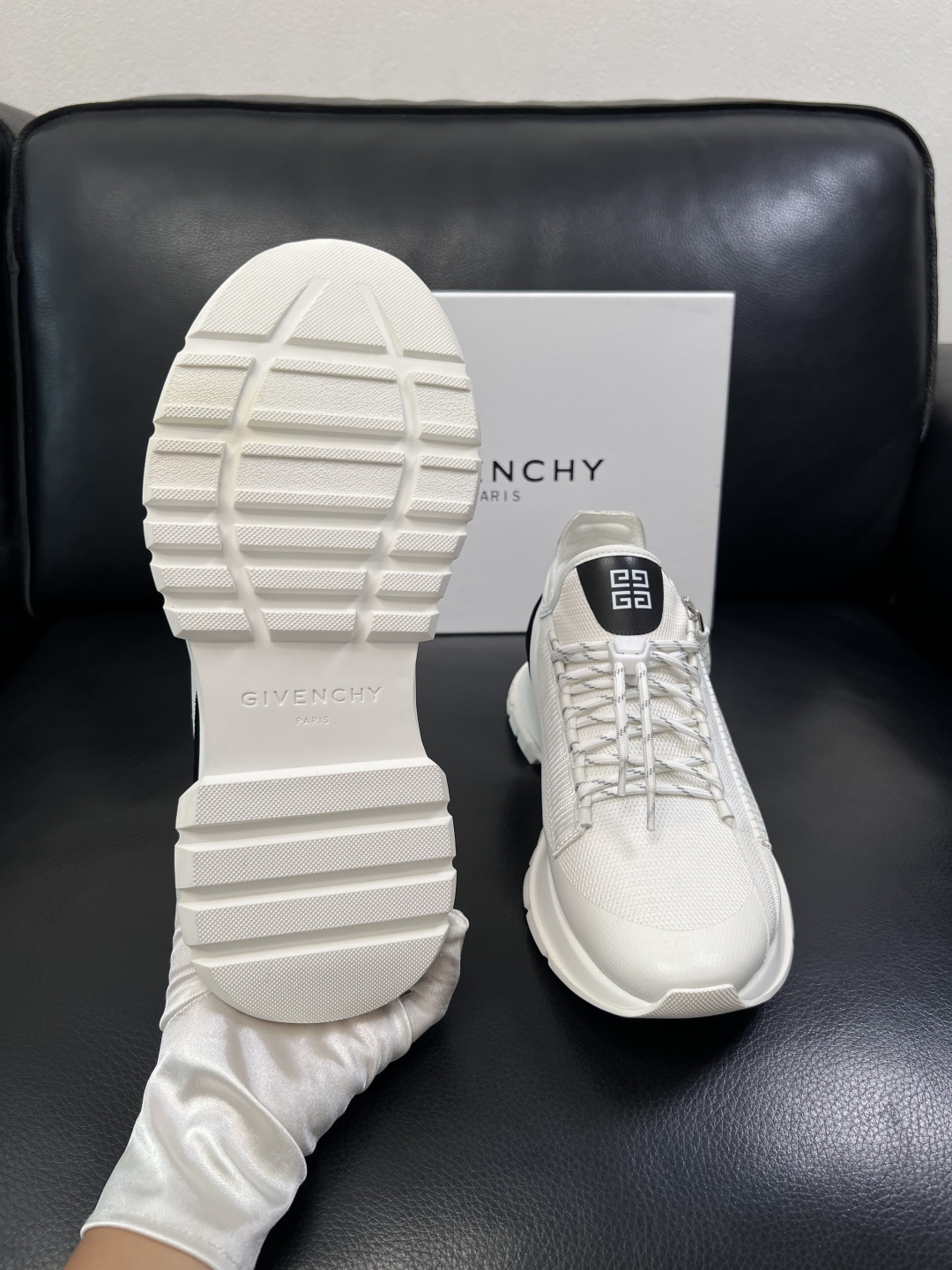 Givenchy  高品质   顶级工艺品  纪梵希  专柜新品同步，鞋面意大利进口牛皮面料，进口水染牛