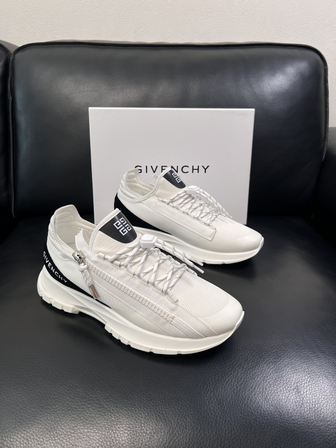 Givenchy  高品质   顶级工艺品  纪梵希  专柜新品同步，鞋面意大利进口牛皮面料，进口水染牛