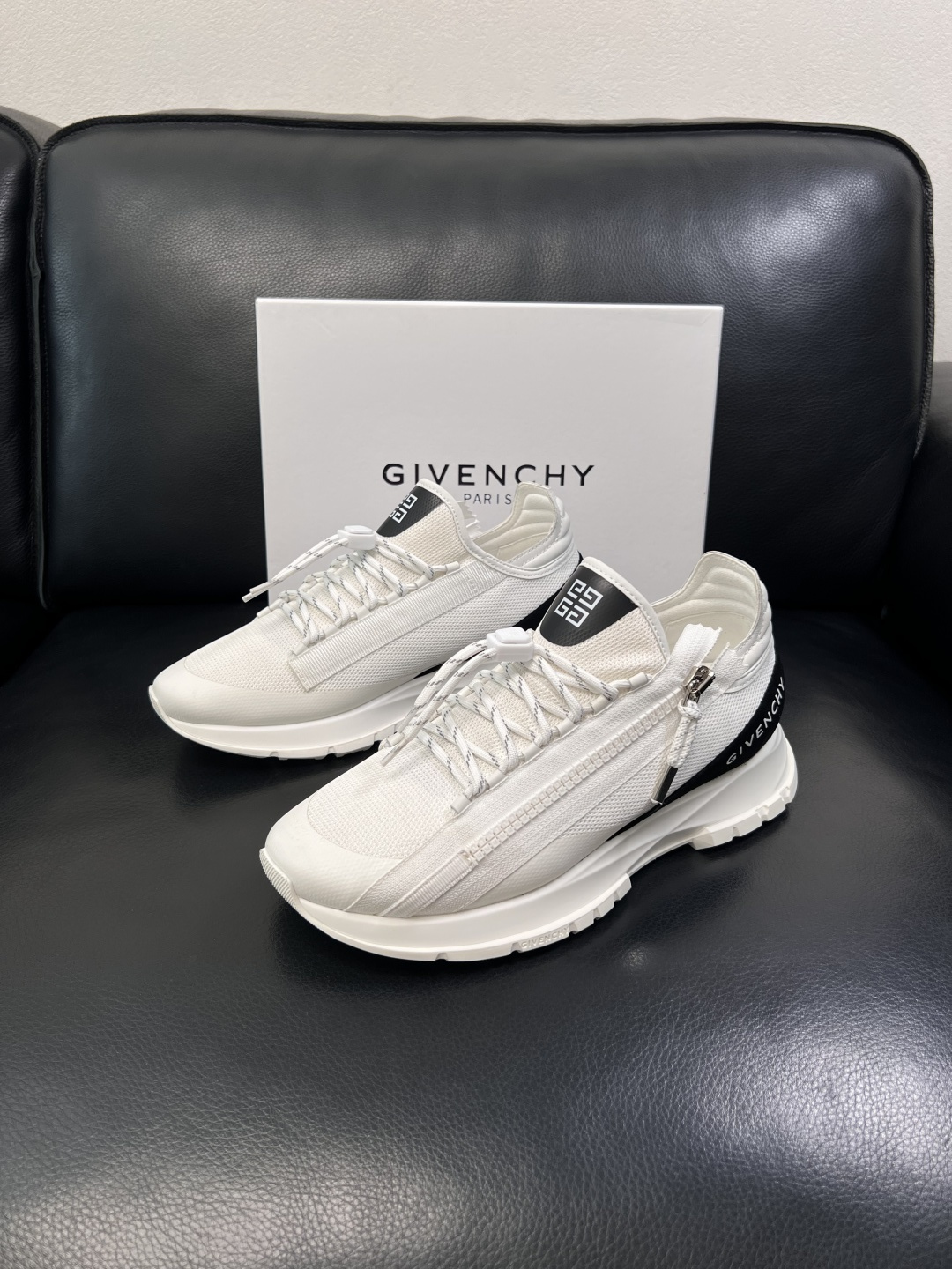 Givenchy  高品质   顶级工艺品  纪梵希  专柜新品同步，鞋面意大利进口牛皮面料，进口水染牛