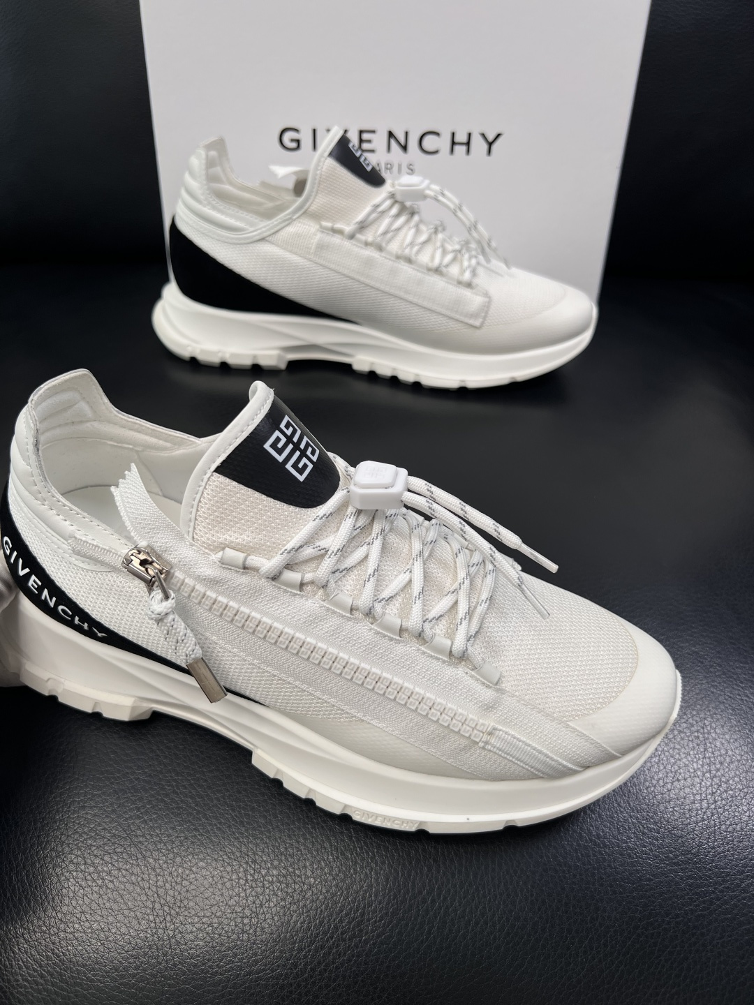 Givenchy  高品质   顶级工艺品  纪梵希  专柜新品同步，鞋面意大利进口牛皮面料，进口水染牛
