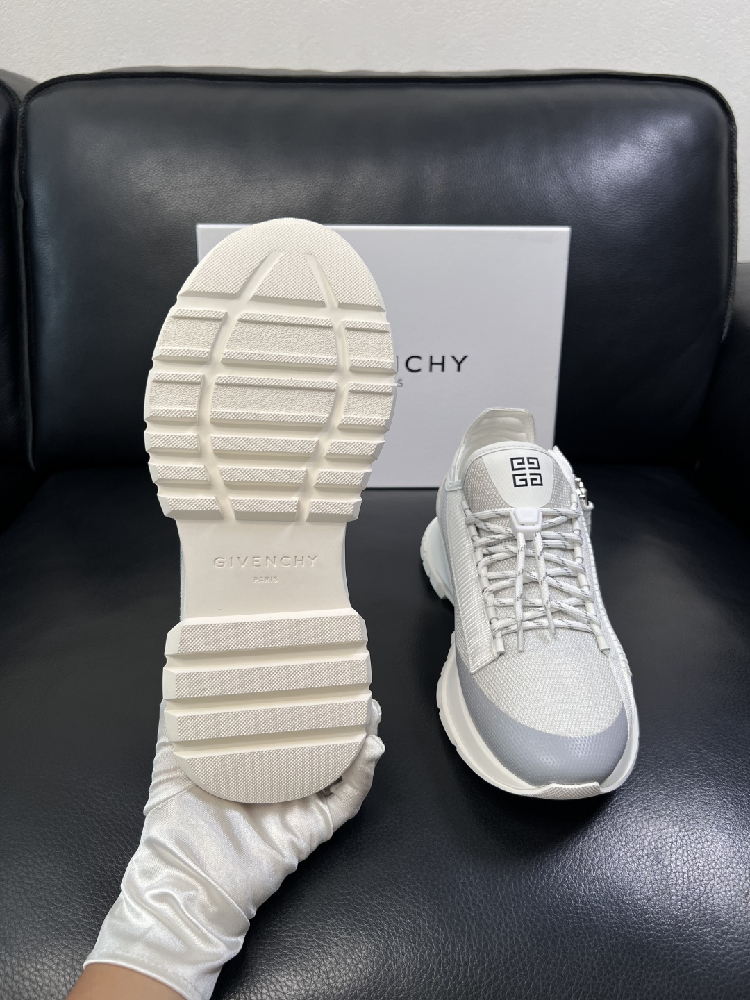 Givenchy  高品质   顶级工艺品  纪梵希  专柜新品同步，鞋面意大利进口牛皮面料，进口水染牛