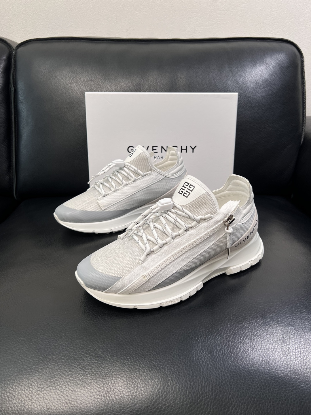 Givenchy  高品质   顶级工艺品  纪梵希  专柜新品同步，鞋面意大利进口牛皮面料，进口水染牛
