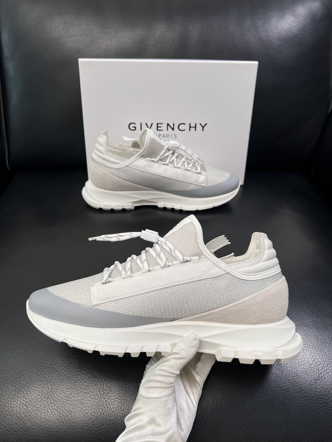 Givenchy  高品质   顶级工艺品  纪梵希  专柜新品同步，鞋面意大利进口牛皮面料，进口水染牛