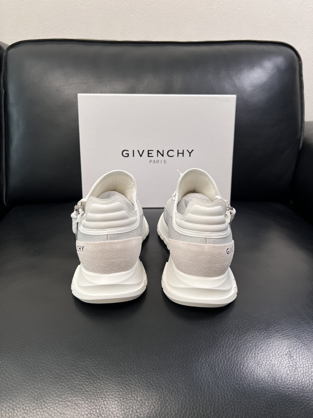 Givenchy  高品质   顶级工艺品  纪梵希  专柜新品同步，鞋面意大利进口牛皮面料，进口水染牛