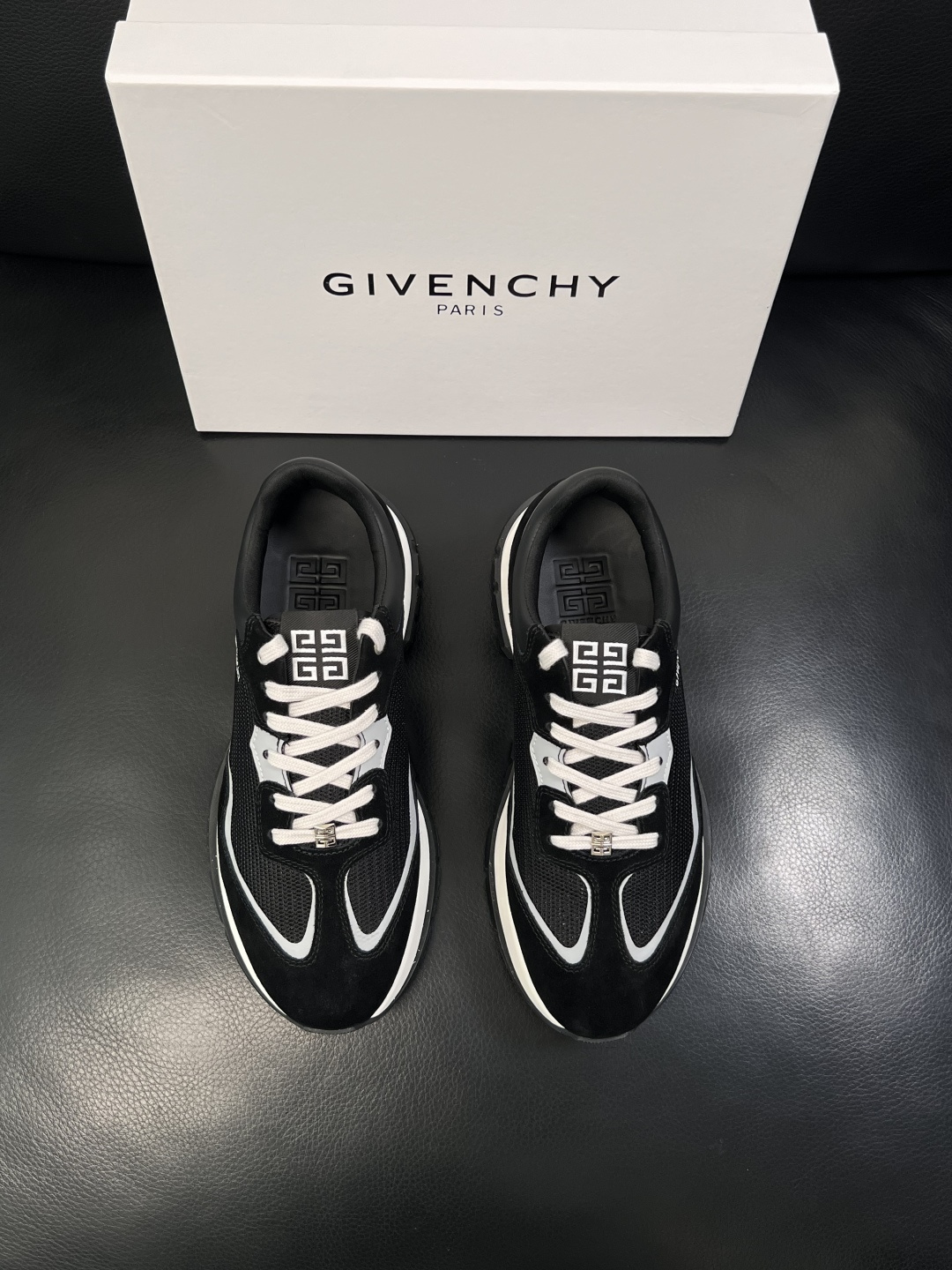 Givenchy  高品质   顶级工艺品  纪梵希  专柜新品同步，鞋面意大利进口牛皮面料，进口水染牛