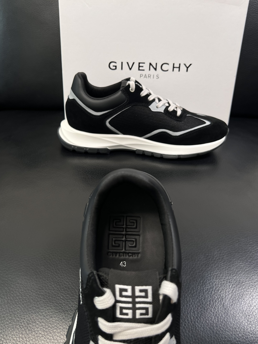 Givenchy  高品质   顶级工艺品  纪梵希  专柜新品同步，鞋面意大利进口牛皮面料，进口水染牛