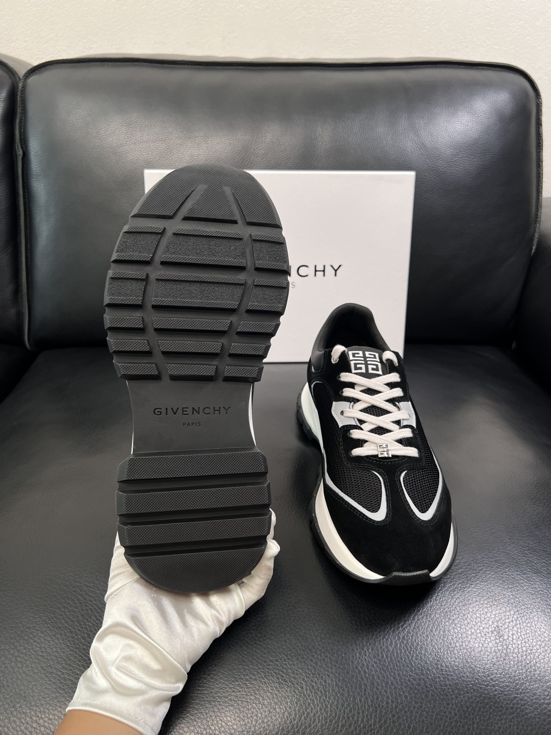 Givenchy  高品质   顶级工艺品  纪梵希  专柜新品同步，鞋面意大利进口牛皮面料，进口水染牛