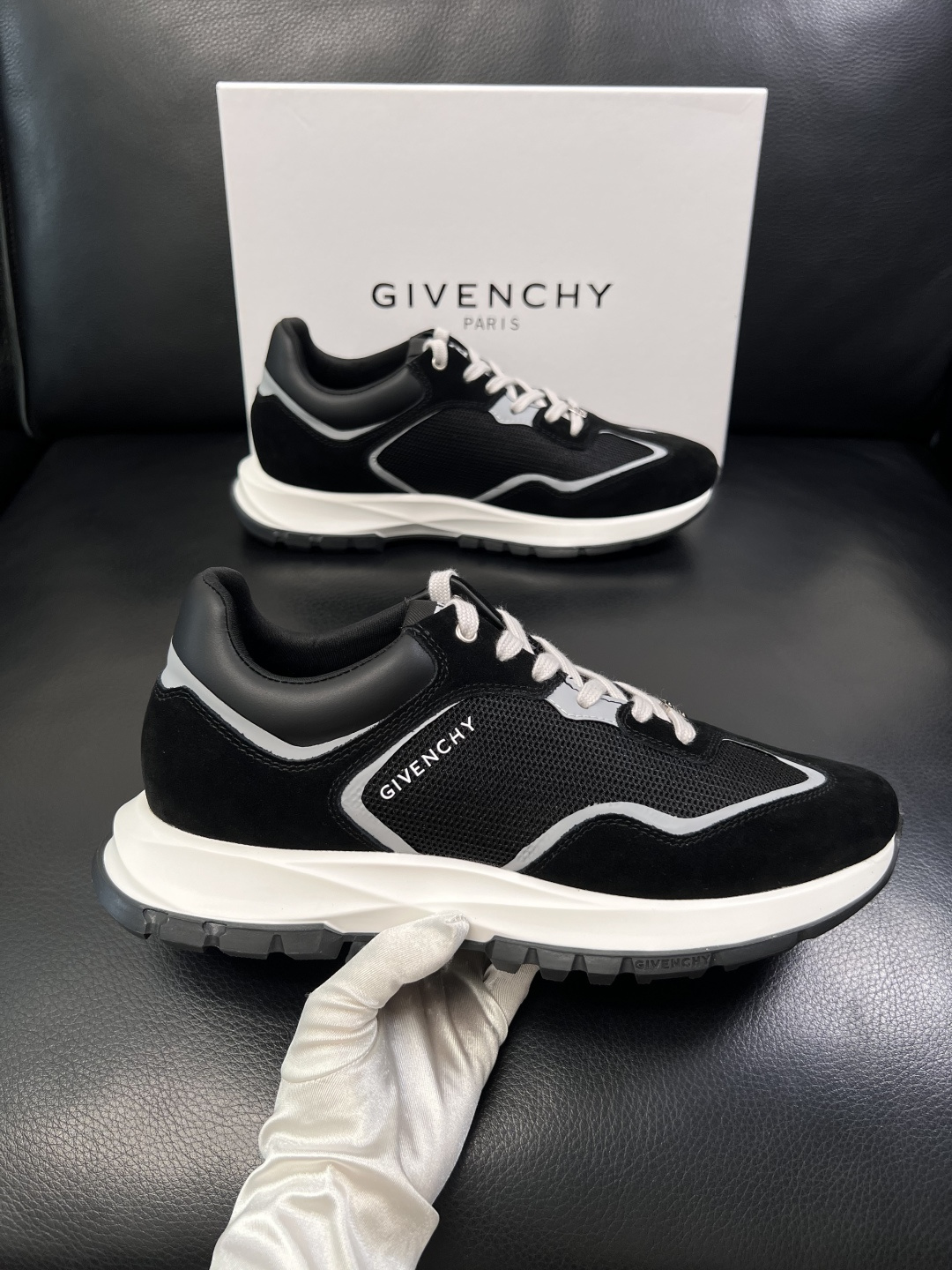 Givenchy  高品质   顶级工艺品  纪梵希  专柜新品同步，鞋面意大利进口牛皮面料，进口水染牛