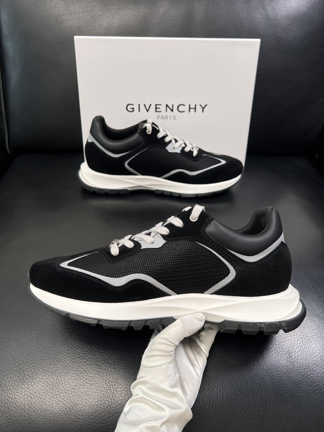 Givenchy  高品质   顶级工艺品  纪梵希  专柜新品同步，鞋面意大利进口牛皮面料，进口水染牛