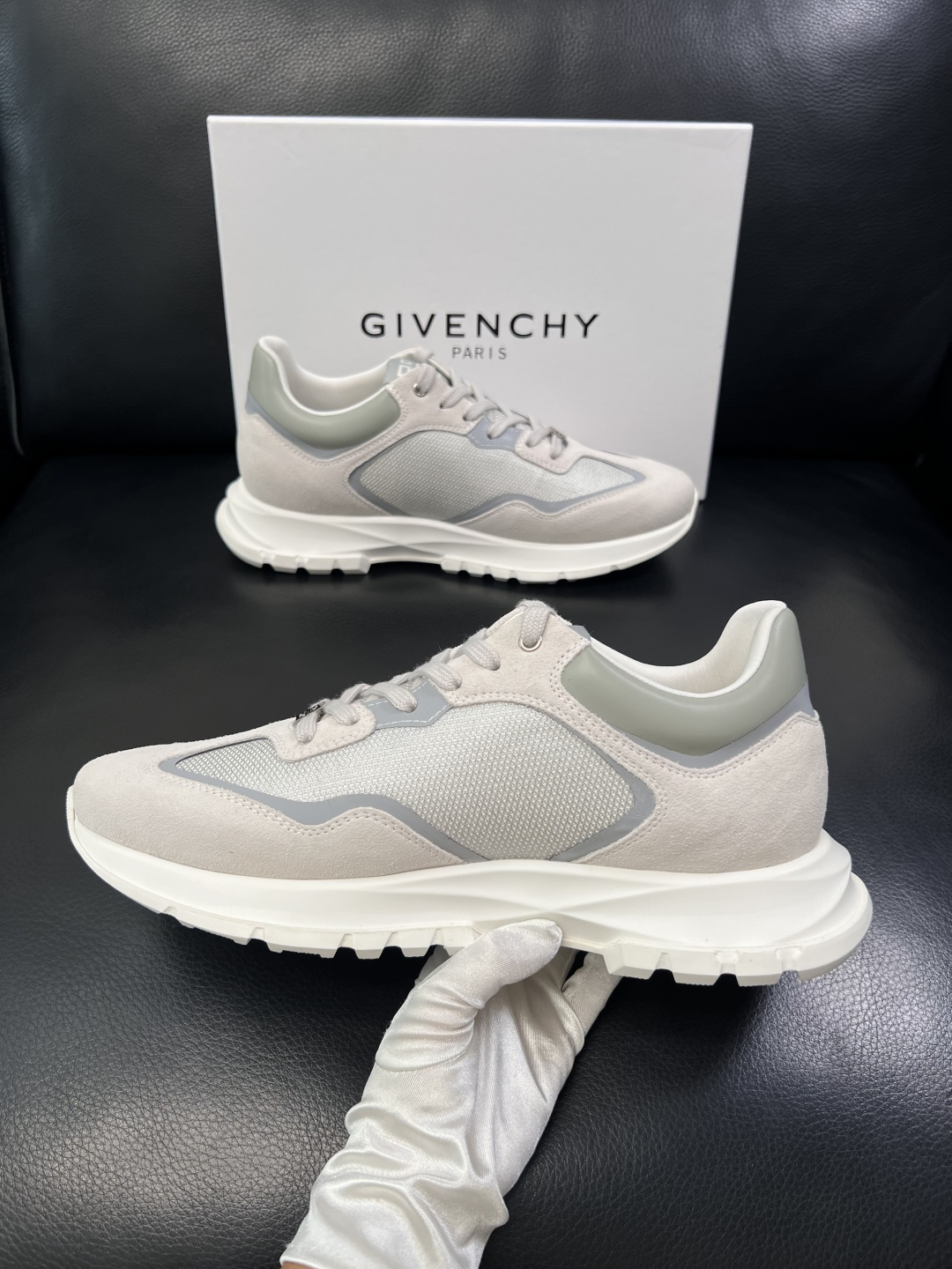 Givenchy  高品质   顶级工艺品  纪梵希  专柜新品同步，鞋面意大利进口牛皮面料，进口水染牛