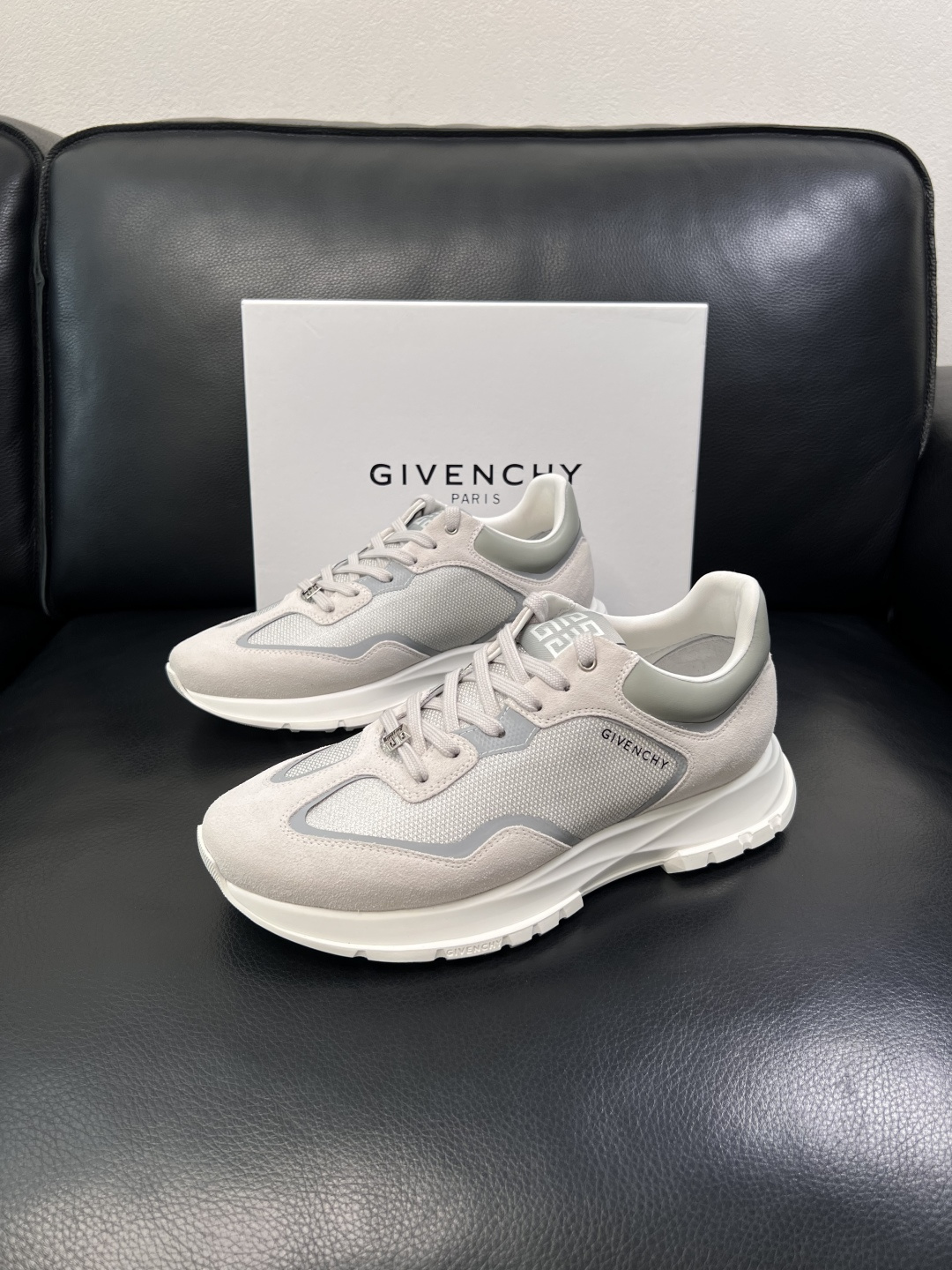 Givenchy  高品质   顶级工艺品  纪梵希  专柜新品同步，鞋面意大利进口牛皮面料，进口水染牛