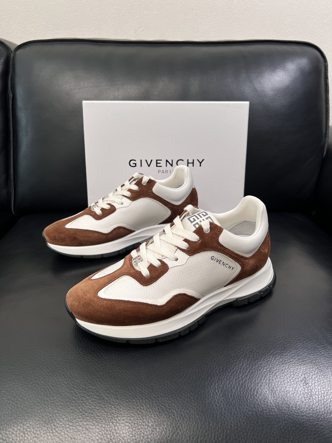 Givenchy  高品质   顶级工艺品  纪梵希  专柜新品同步，鞋面意大利进口牛皮面料，进口水染牛