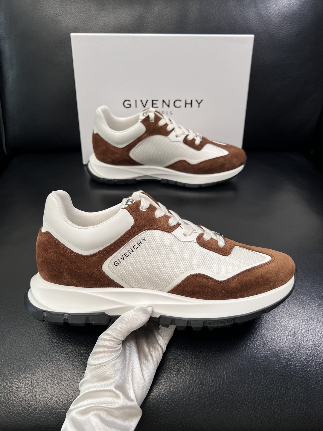 Givenchy  高品质   顶级工艺品  纪梵希  专柜新品同步，鞋面意大利进口牛皮面料，进口水染牛