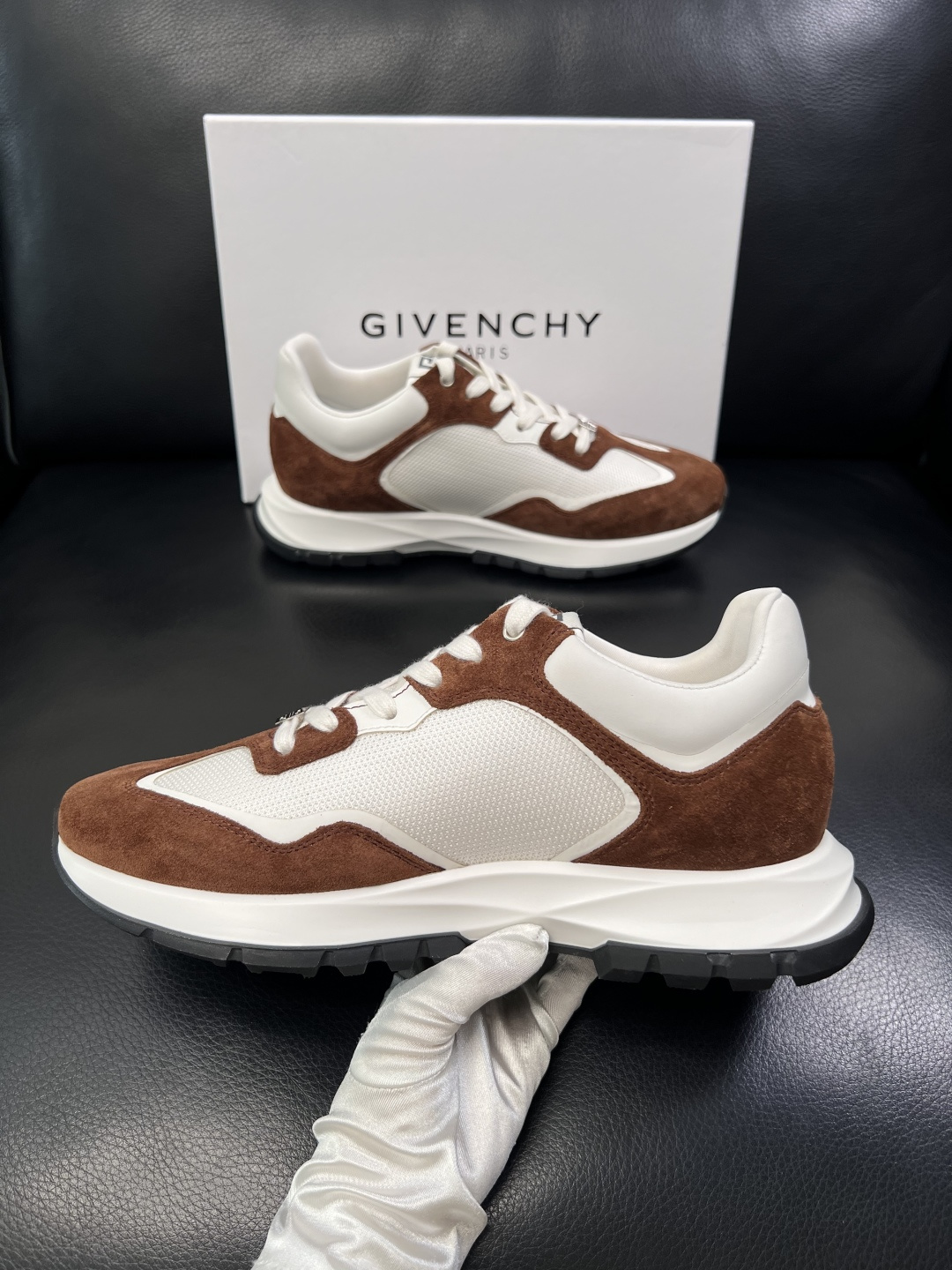Givenchy  高品质   顶级工艺品  纪梵希  专柜新品同步，鞋面意大利进口牛皮面料，进口水染牛