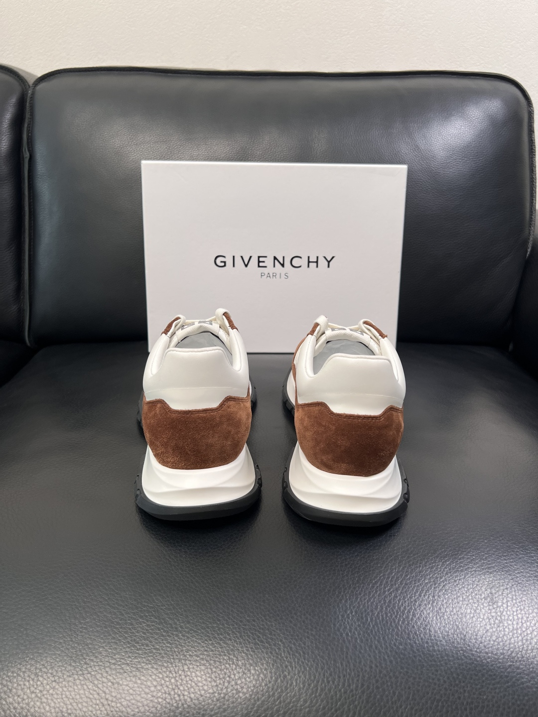 Givenchy  高品质   顶级工艺品  纪梵希  专柜新品同步，鞋面意大利进口牛皮面料，进口水染牛