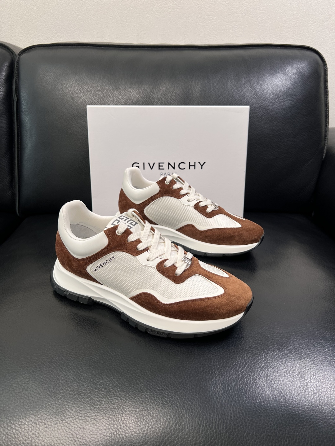 Givenchy  高品质   顶级工艺品  纪梵希  专柜新品同步，鞋面意大利进口牛皮面料，进口水染牛