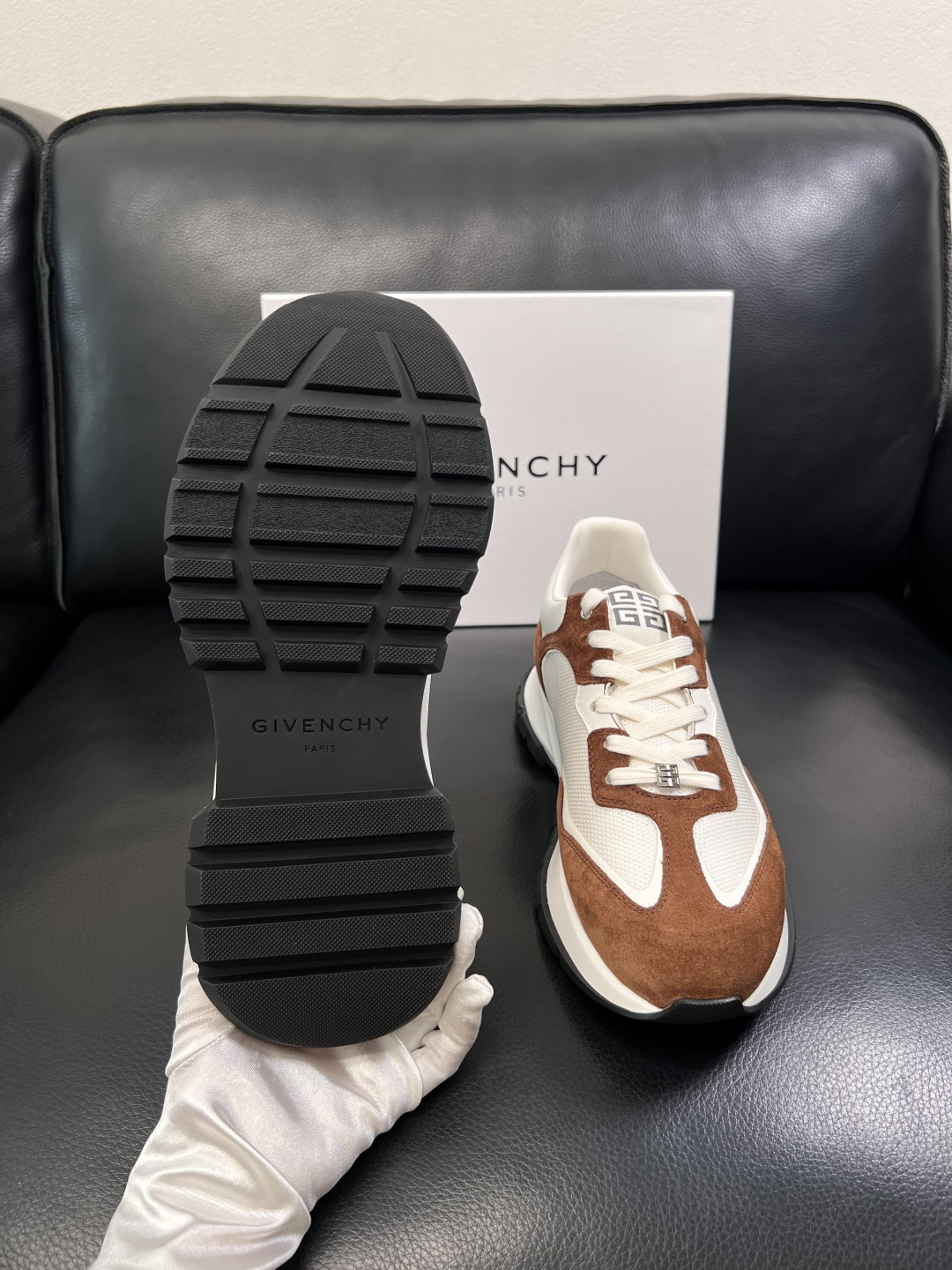 Givenchy  高品质   顶级工艺品  纪梵希  专柜新品同步，鞋面意大利进口牛皮面料，进口水染牛