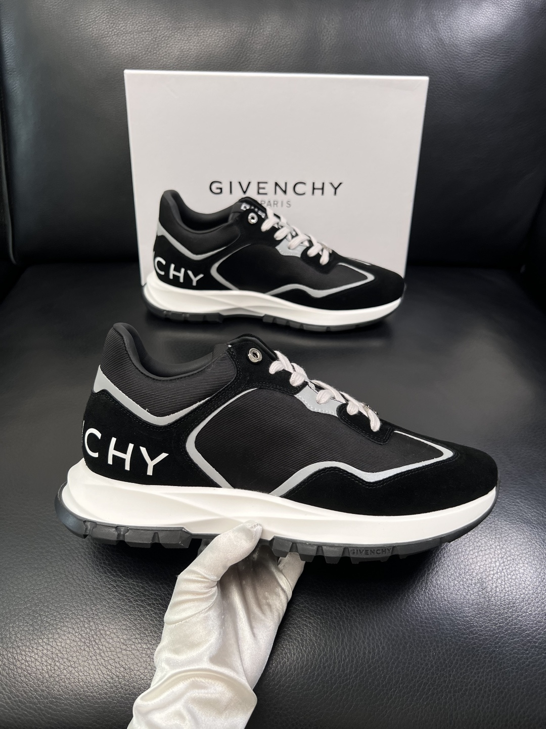 Givenchy  高品质   顶级工艺品  纪梵希  专柜新品同步，鞋面意大利进口牛皮面料，进口水染牛