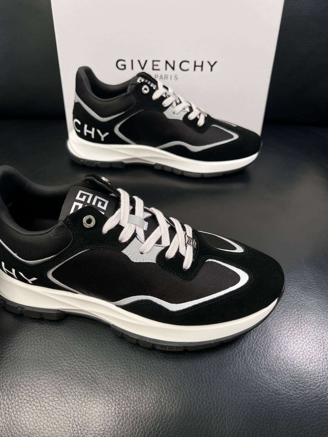 Givenchy  高品质   顶级工艺品  纪梵希  专柜新品同步，鞋面意大利进口牛皮面料，进口水染牛