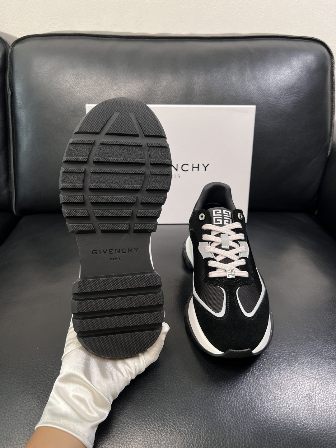Givenchy  高品质   顶级工艺品  纪梵希  专柜新品同步，鞋面意大利进口牛皮面料，进口水染牛