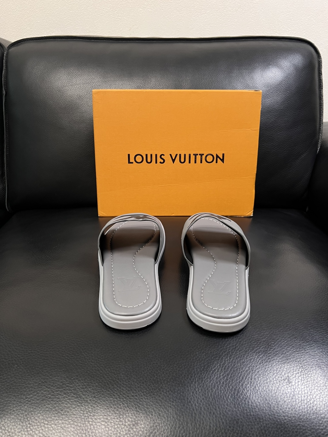 Lv  高品质  顶级工艺品  路易威登，拖鞋  专柜同步原厂配置，鞋面意大利进口，高品质拼接缤纷色彩复